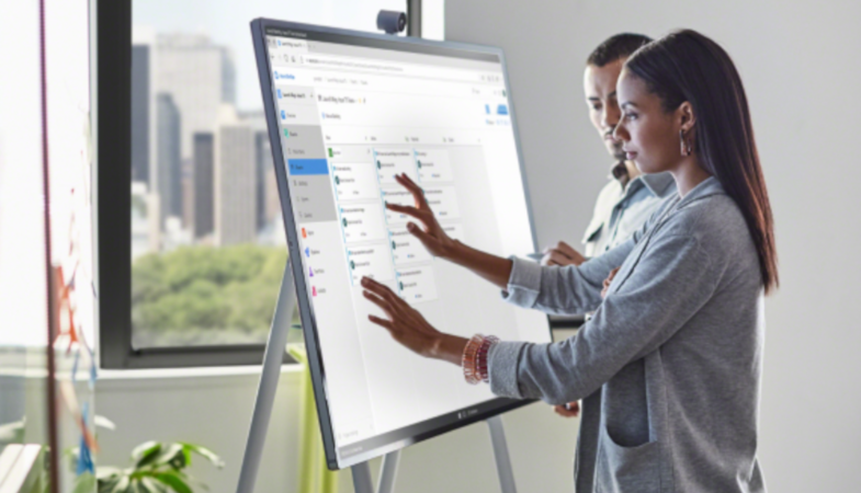 Steelcase RC | Rollwagen für Surface HUB 2 S2 50" Steelcase RC | Rollwagen für Surface HUB 2 S2 50"